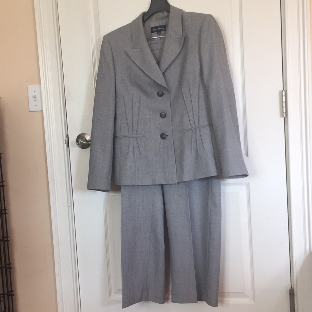 Evan picone pant suit